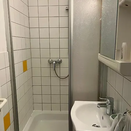 Apartmenthaus Zentrum Komfort Mit Miniküchen Verschiedener Größen * Kassel