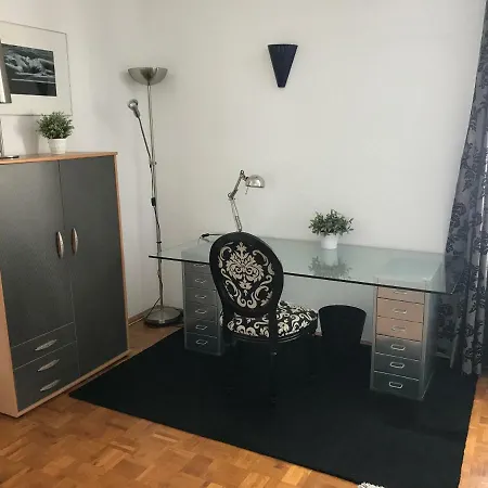 Apartmenthaus Zentrum Komfort Mit Miniküchen Verschiedener Größen Kassel